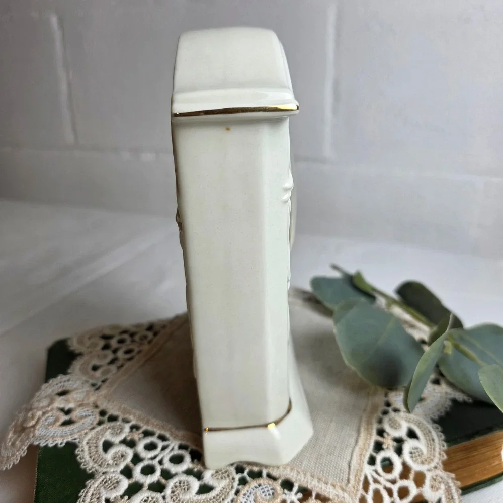 Vintage Howard Miller Ivory Porcelain Floral Clock Gold Roman Numeral Quartz